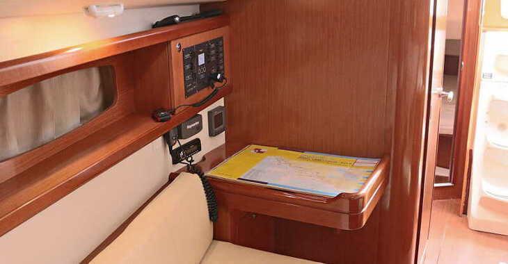 Chartern Sie segelboot in Marina Sukosan (D-Marin Dalmacija) - OCEANIS 34