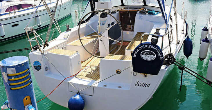 Rent a sailboat in Marina Sukosan (D-Marin Dalmacija) - HANSE 350 