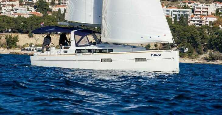 Louer voilier à Split (ACI Marina) - Beneteau Oceanis 38