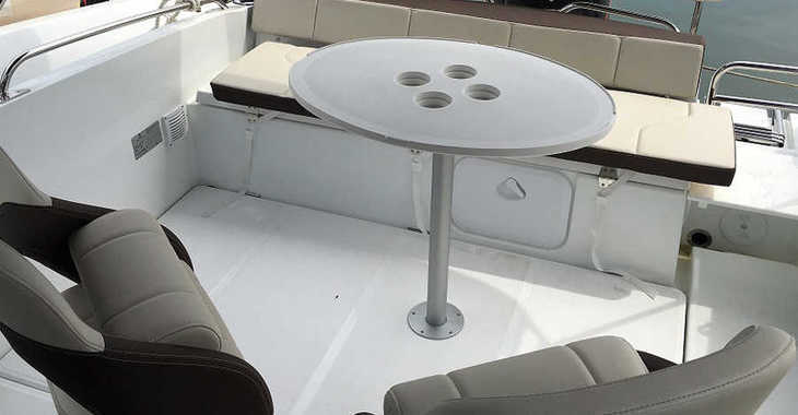 Louer bateau à moteur à Club Nautic Cambrils - Flyer 6.6 Sundeck