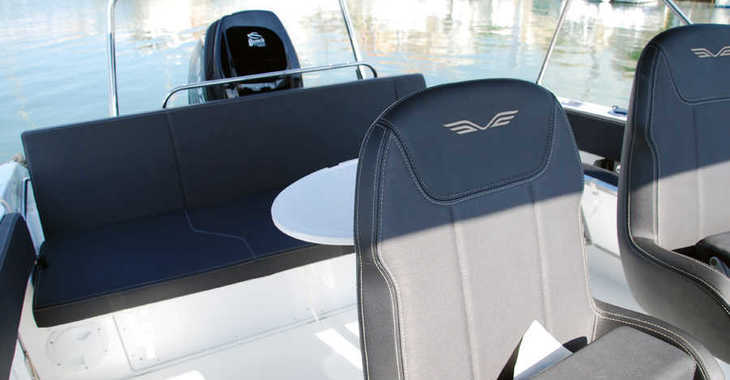 Rent a motorboat in Club Nautic Cambrils - TRO
