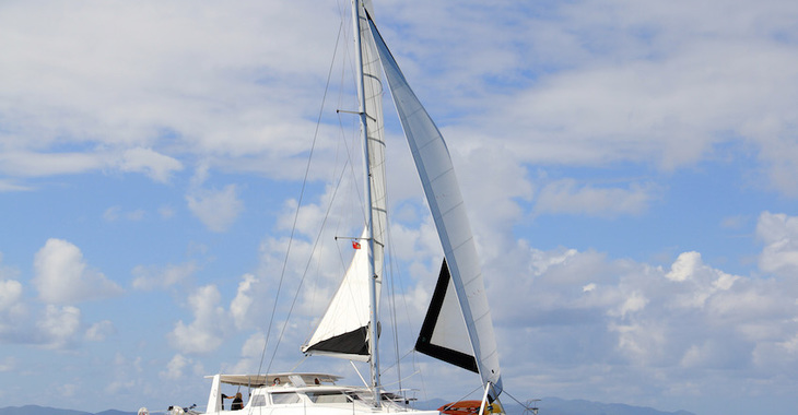Rent a catamaran in Sopers Hole Marina - Voyage 520