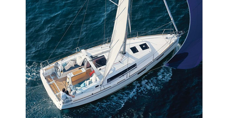 Rent a sailboat in Nidri Marine - Oceanis 35.1