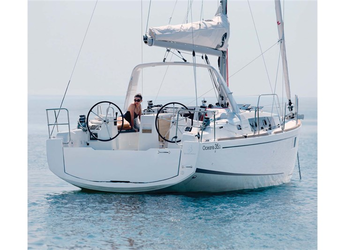 Rent a sailboat in Nidri Marine - Oceanis 35.1