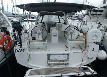 Chartern Sie segelboot in Marina di Cannigione - Oceanis 38.1