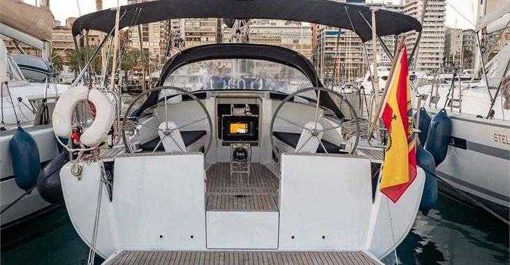 Rent a sailboat in Contra Muelle Mollet - Hanse 345 (3Cab)