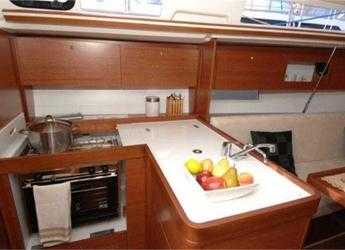 Rent a sailboat in Contra Muelle Mollet - Dufour 335 Grand Large (2Cab)