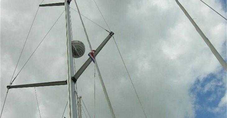 Rent a sailboat in Lemmer - Bavaria 37 Cruiser (3Cab)