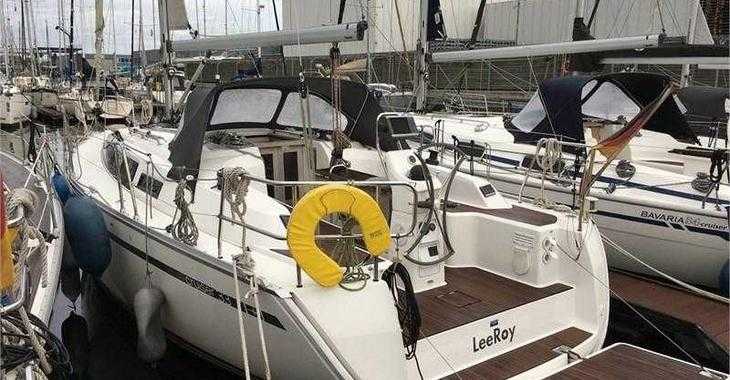 Rent a sailboat in Lemmer - Bavaria Cruiser 33 (2Cab)