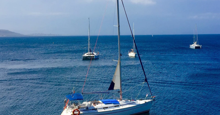 Chartern Sie segelboot in Puerto de Santa Pola - Bavaria 36