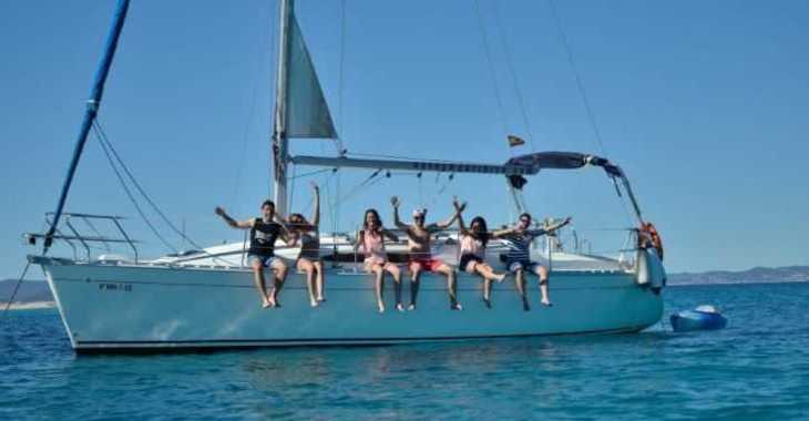 Rent a sailboat in Ibiza Magna - Jeanneau Sun Odyssey 34.2
