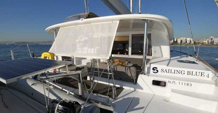 Rent a catamaran in Alimos Marina - Lagoon 400 S2