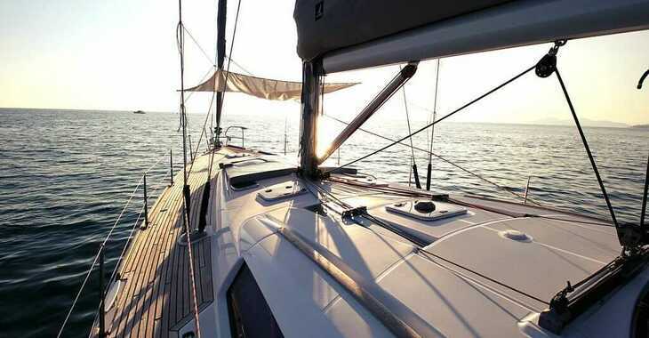 Rent a sailboat in Alimos Marina - Oceanis 54