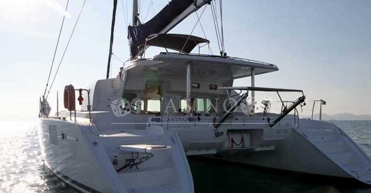 Rent a catamaran in Alimos Marina Kalamaki - Lagoon 440