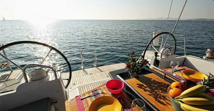 Chartern Sie segelboot in Alimos Marina - Oceanis 48