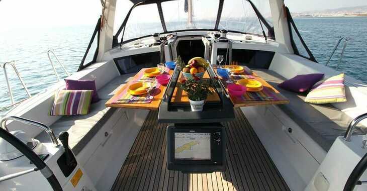 Chartern Sie segelboot in Alimos Marina - Oceanis 48