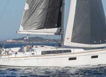 Rent a sailboat in Alimos Marina - Oceanis 38