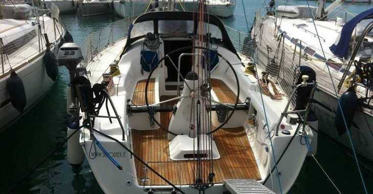 Rent a sailboat in Marina Cala de Medici - Bavaria 38 Match