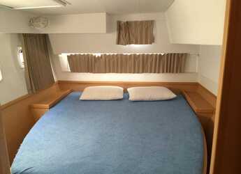 Rent a catamaran in Alimos Marina - Lagoon 42