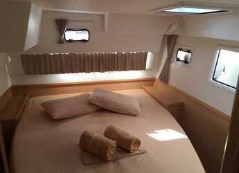 Rent a catamaran in Alimos Marina - Lagoon 42