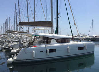 Rent a catamaran in Alimos Marina - Lagoon 42