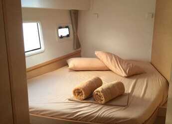 Rent a catamaran in Alimos Marina - Lagoon 42