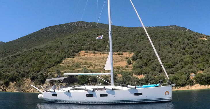 Rent a sailboat in Volos - Jeanneau 54
