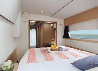 Rent a catamaran in Nanny Cay - Helia 44