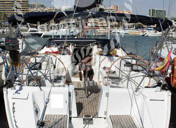 Chartern Sie segelboot in Club Naútico de Sant Antoni de Pormany - Jeanneau Sun Odyssey 51
