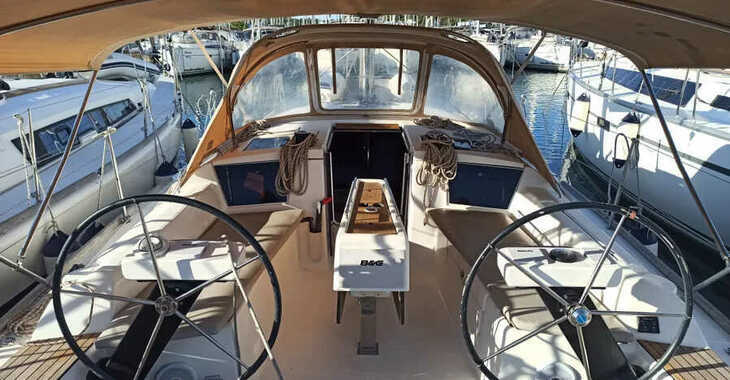 Rent a sailboat in Veruda - Dufour 360 Grand Large