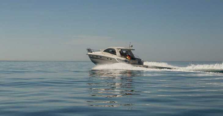 Rent a motorboat in Naviera Balear - Bavaria 43 HT Sport