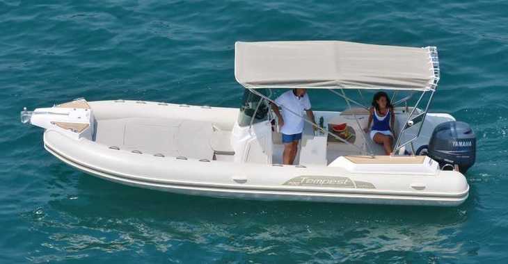 Rent a motorboat in Port Mahon - Capelli Tempest 700