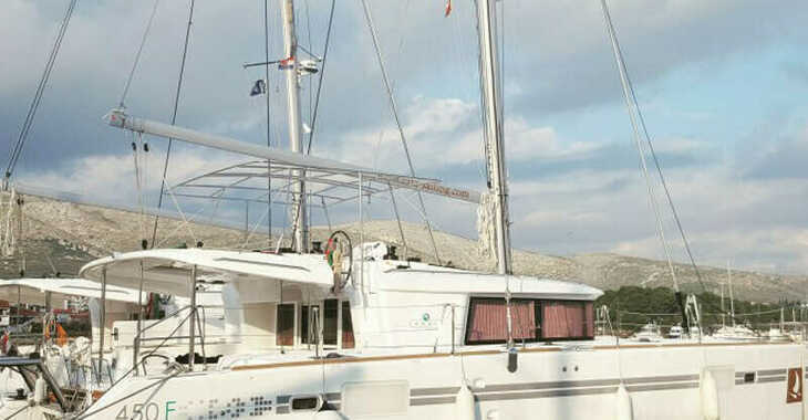 Rent a catamaran in SCT Marina - Lagoon 450 F Luxury