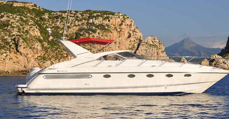 Rent a yacht in Port Adriano - Fairline Targa 43
