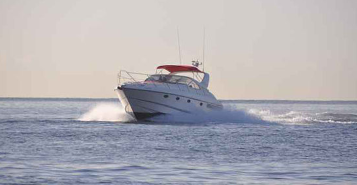 Chartern Sie yacht in Port Adriano - Fairline Targa 43