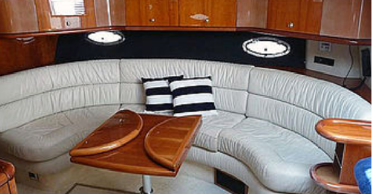 Chartern Sie yacht in Port Adriano - Sunseeker Camargue 44'