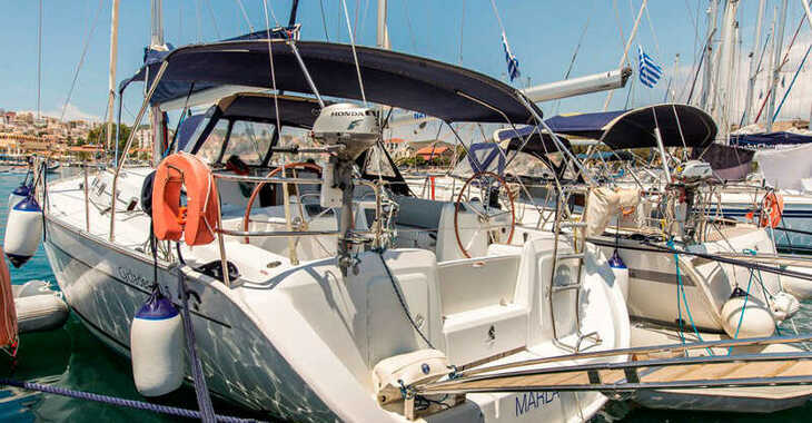 Rent a sailboat in Lavrion Marina - Cyclades 50.5