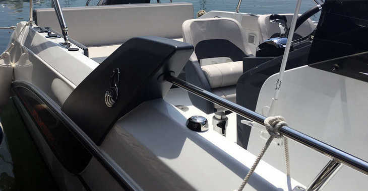 Chartern Sie motorboot in Club Nautic Cambrils - Beneteau Flyer 7.7 Spacedeck
