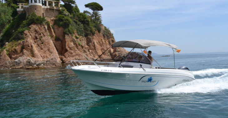 Rent a motorboat in Puerto de blanes - Pacific Craft 670 Open