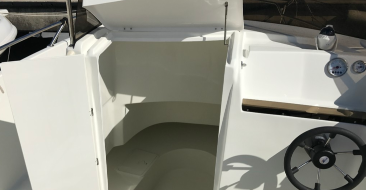 Rent a motorboat in Puerto de blanes - Shiren 23 Open 