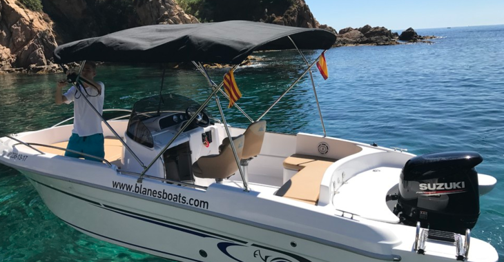 Rent a motorboat in Puerto de blanes - AV 696