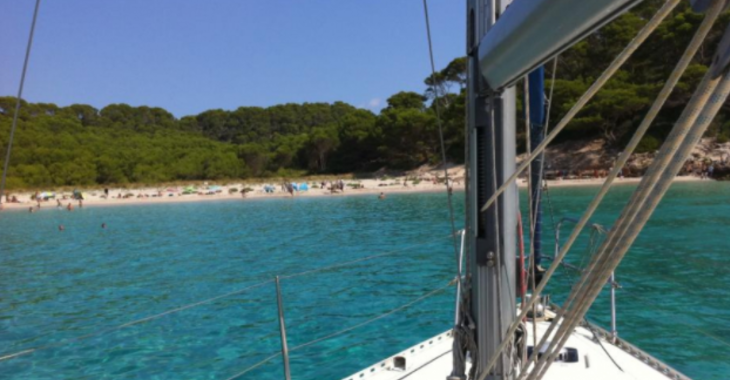 Rent a sailboat in Port of Ciutadella - Dufour classic