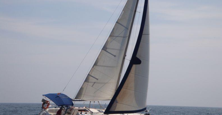 Rent a sailboat in Port of Ciutadella - Dufour classic