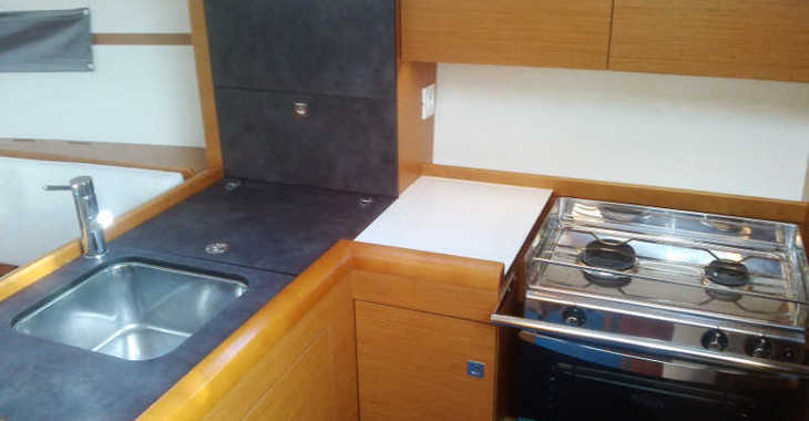 Rent a sailboat in Porto di Trapani - Sun Odyssey 349