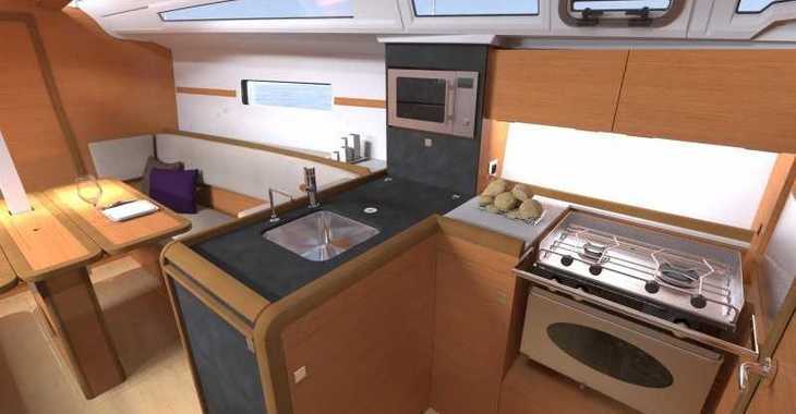 Rent a sailboat in Porto di Trapani - Sun Odyssey 349