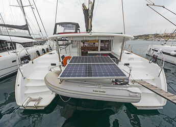 Rent a catamaran in Lavrion Marina - Lagoon 400S2