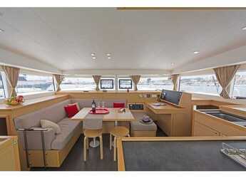 Rent a catamaran in Lavrion Marina - Lagoon 400S2