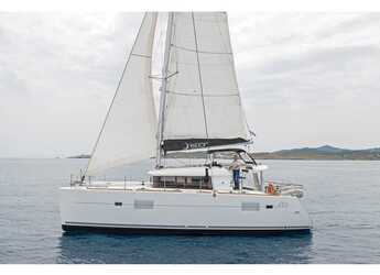 Rent a catamaran in Lavrion Marina - Lagoon 400S2