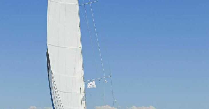 Rent a sailboat in Lavrion Marina - Hanse 415