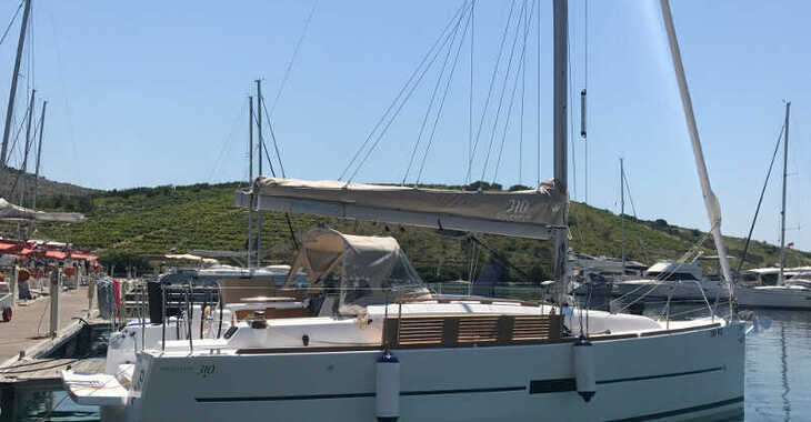 Rent a sailboat in Kremik Marina - Dufour 310 Grand Large